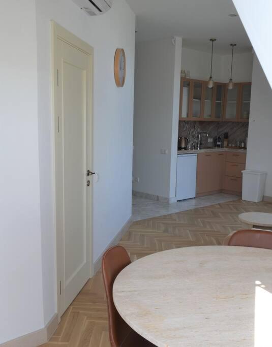 Luxury Apartment With A Balcony And View In Riga Old Town Екстер'єр фото