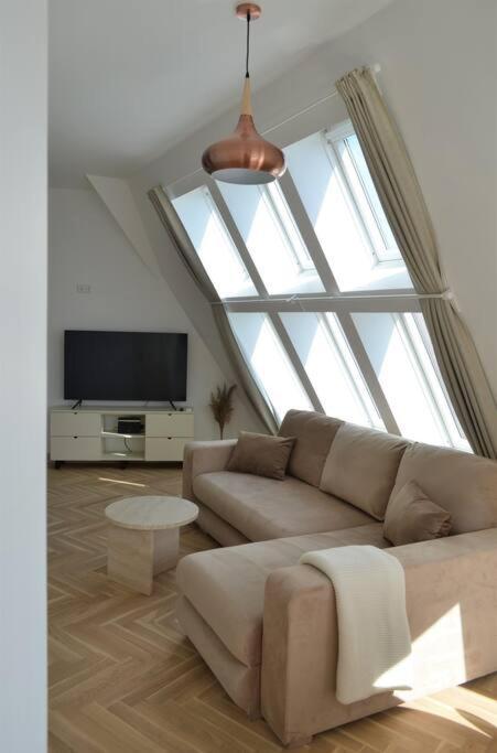 Luxury Apartment With A Balcony And View In Riga Old Town Екстер'єр фото