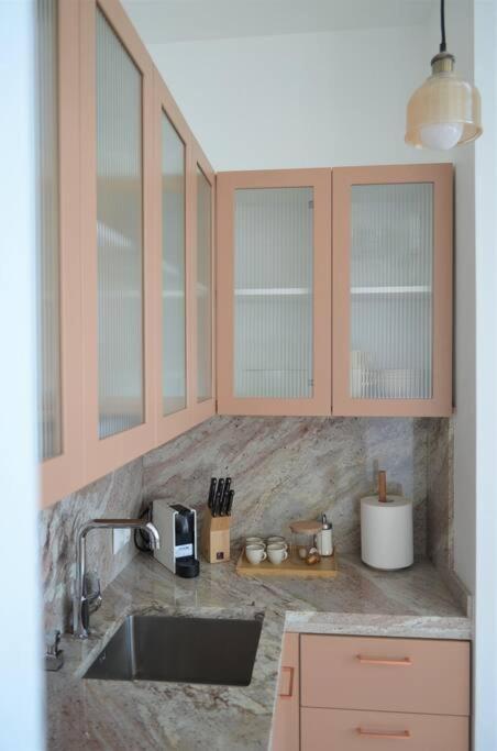Luxury Apartment With A Balcony And View In Riga Old Town Екстер'єр фото