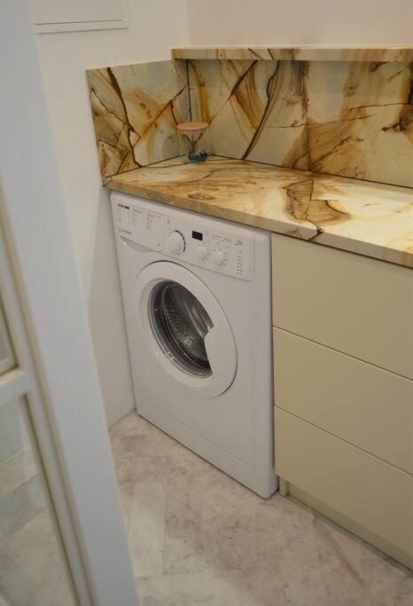 Luxury Apartment With A Balcony And View In Riga Old Town Екстер'єр фото
