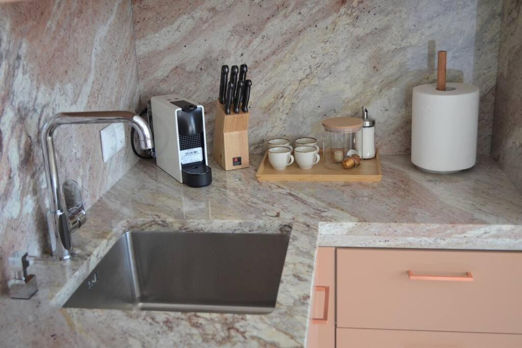 Luxury Apartment With A Balcony And View In Riga Old Town Екстер'єр фото