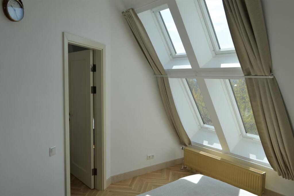 Luxury Apartment With A Balcony And View In Riga Old Town Екстер'єр фото
