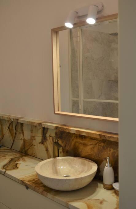 Luxury Apartment With A Balcony And View In Riga Old Town Екстер'єр фото